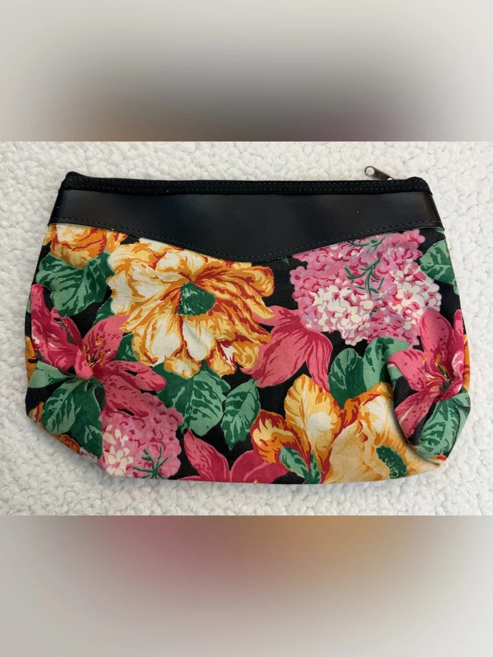(VTG) CARLA • Large Floral Print Zip Cosmetic Travel Pouch, OS